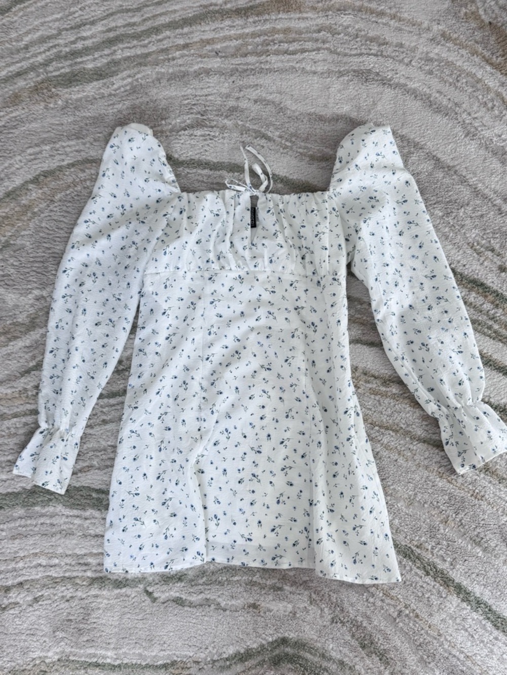 H&M White Floral Puff-Sleeve dress